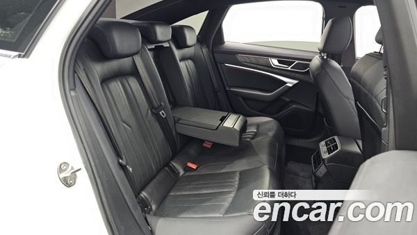 Audi A6 2022, фото 12