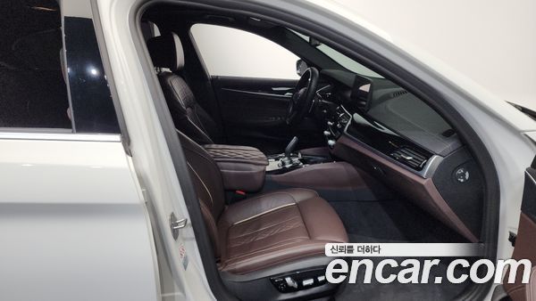 BMW 5 Series 2022, фото 11