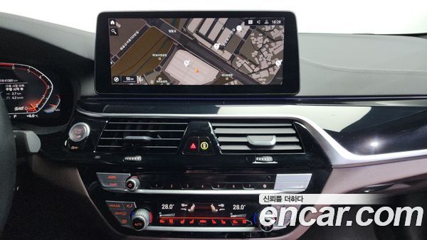BMW 5 Series 2022, фото 14