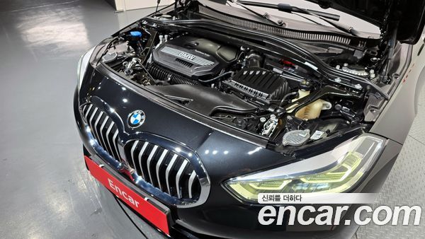 BMW 1 Series 2022, фото 6