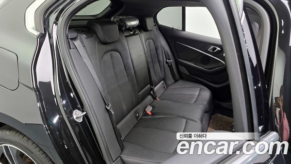 BMW 1 Series 2022, фото 12