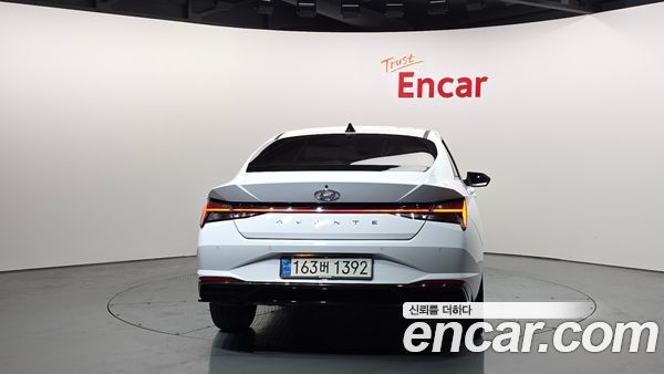 Hyundai Elantra 2022, фото 4