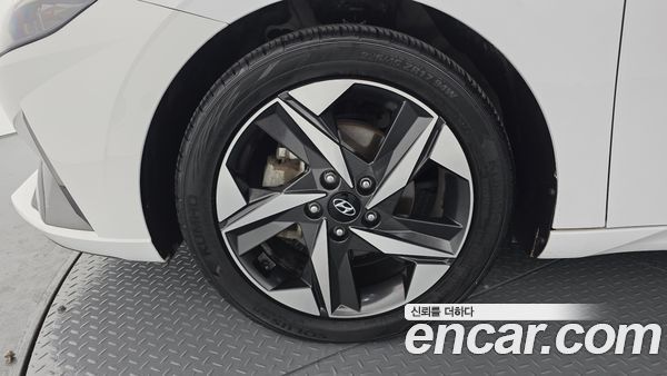 Hyundai Elantra 2022, фото 5