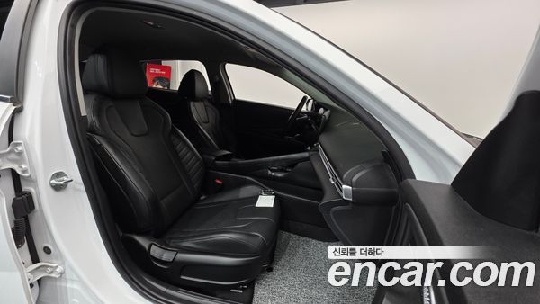 Hyundai Elantra 2022, фото 10