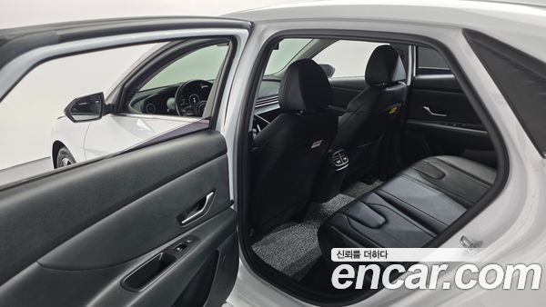 Hyundai Elantra 2022, фото 16