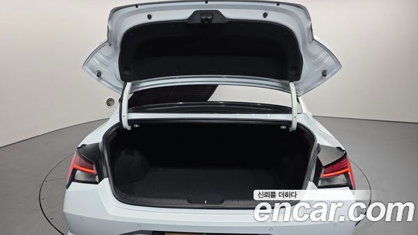 Hyundai Elantra 2022, фото 20