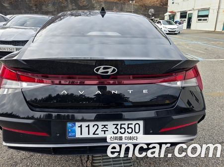 Hyundai Elantra 2024, фото 8