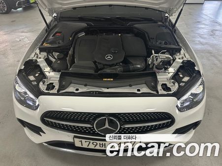 Mercedes-Benz E-Class 2023, фото 6