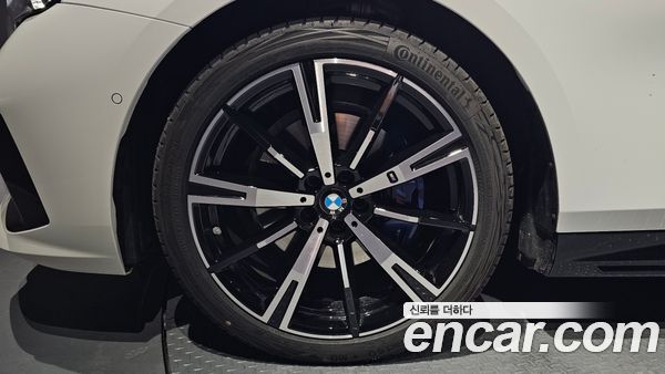 BMW 5 Series 2025, фото 5