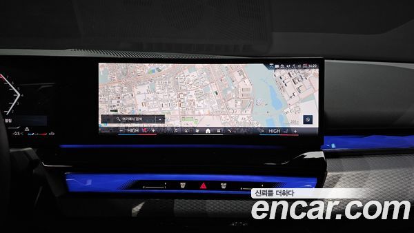 BMW 5 Series 2025, фото 14