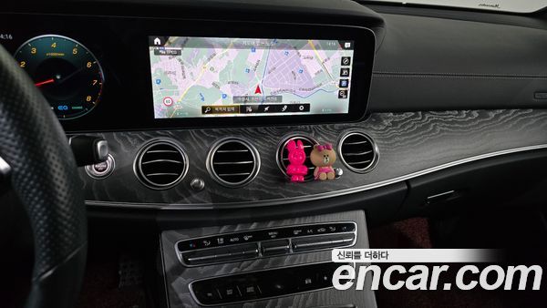 Mercedes-Benz E-Class 2021, фото 14