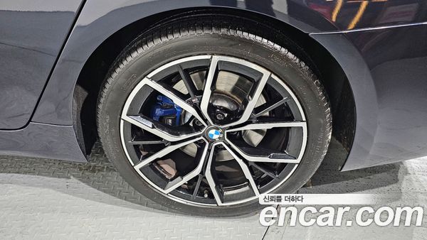 BMW 5 Series 2023, фото 5