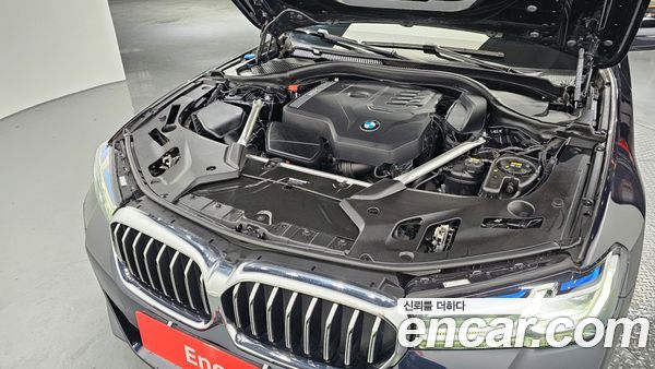 BMW 5 Series 2023, фото 6