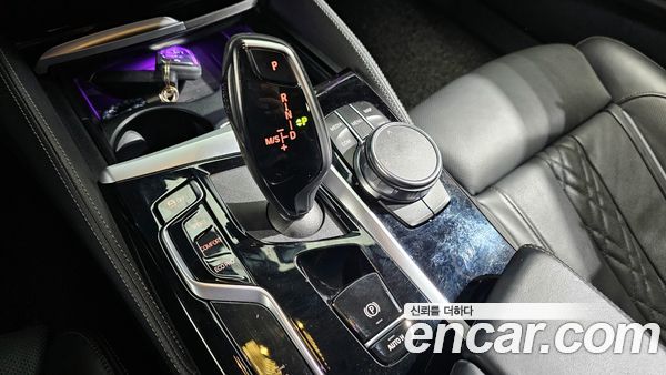 BMW 5 Series 2023, фото 9