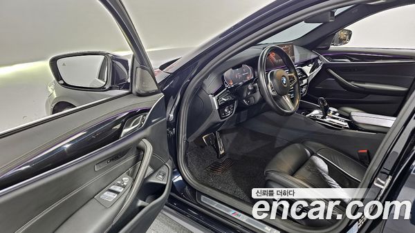 BMW 5 Series 2023, фото 10