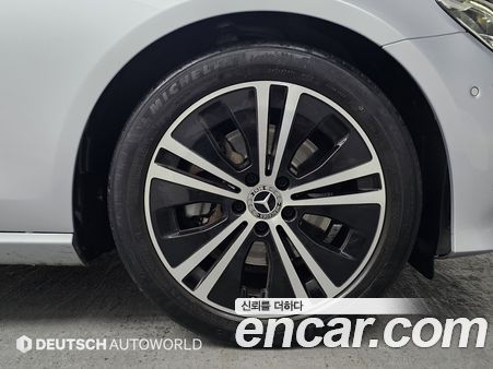 Mercedes-Benz E-Class 2021, фото 5