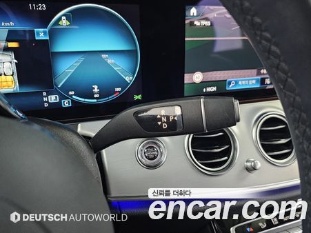 Mercedes-Benz E-Class 2021, фото 9