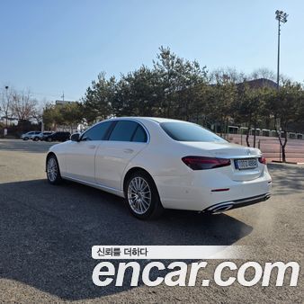 Mercedes-Benz E-Class 2022, фото 5