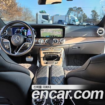 Mercedes-Benz E-Class 2022, фото 9