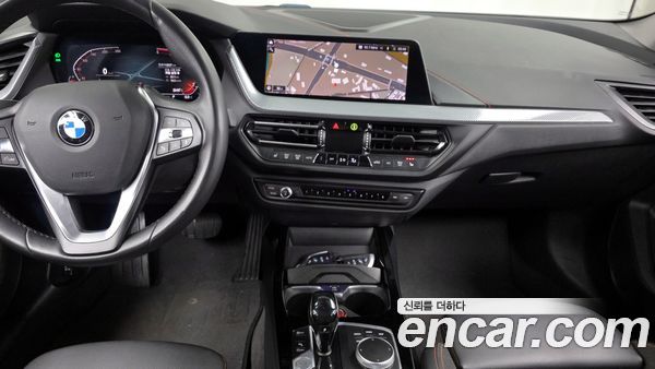 BMW 1 Series 2021, фото 14