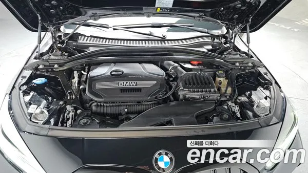 BMW 1 Series 2022, фото 5