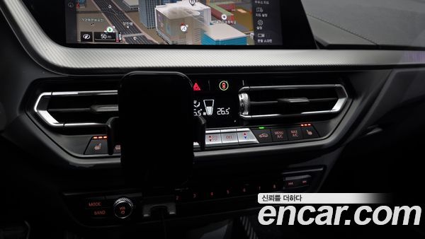 BMW 1 Series 2022, фото 17