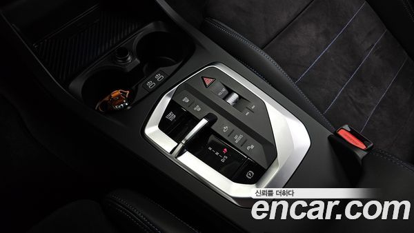 BMW 1 Series 2025, фото 9