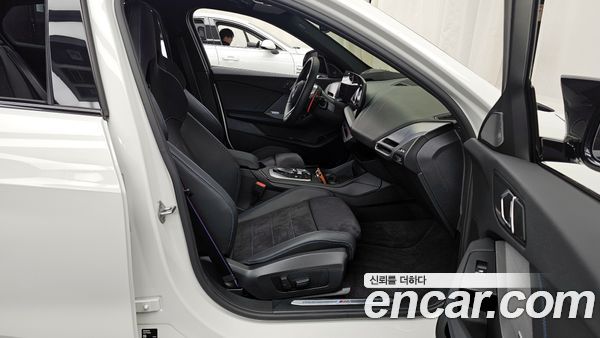 BMW 1 Series 2025, фото 11