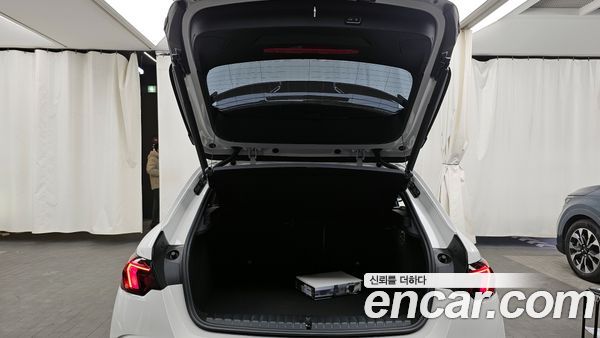 BMW 1 Series 2025, фото 20