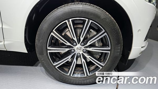 Volvo XC60 2020, фото 5