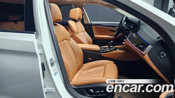 BMW 5 Series 2023, фото 10
