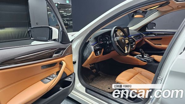 BMW 5 Series 2023, фото 11
