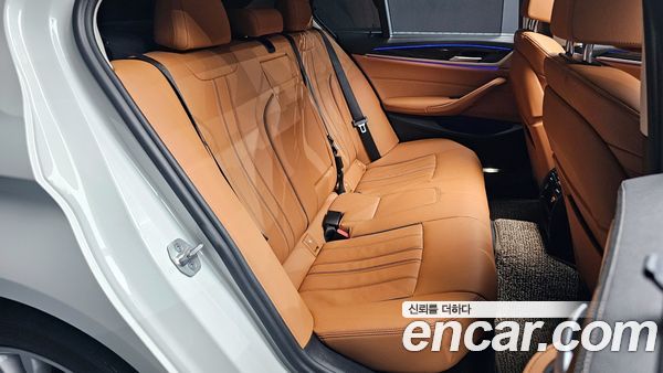 BMW 5 Series 2023, фото 12