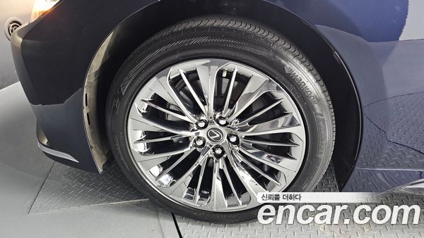Lexus LS 2022, фото 5