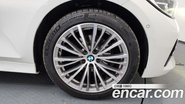 BMW 3 Series 2022, фото 5