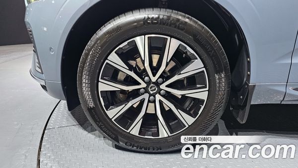 Volvo XC60 2023, фото 5