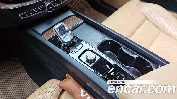 Volvo XC60 2023, фото 9