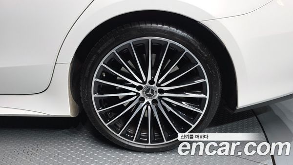 Mercedes-Benz CLS 2023, фото 4
