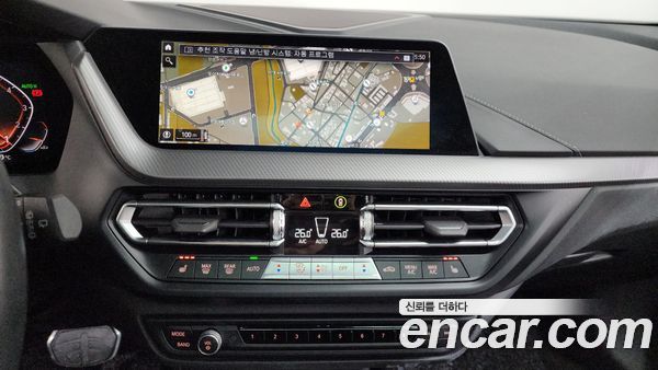 BMW 1 Series 2022, фото 14