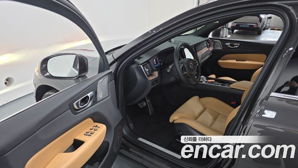 Volvo XC60 2024, фото 11