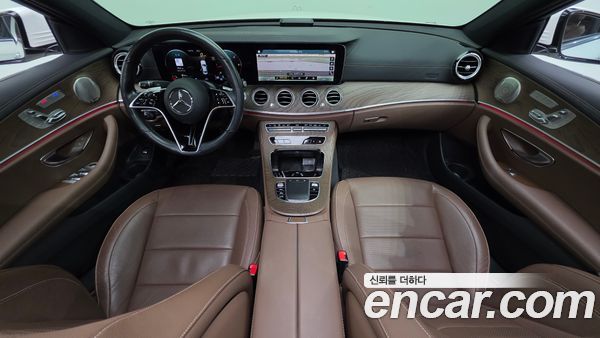 Mercedes-Benz E-Class 2022, фото 7