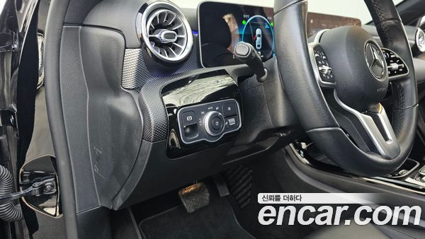 Mercedes-Benz A-Class 2020, фото 14