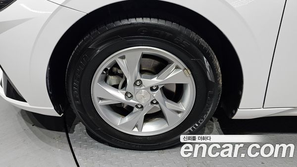 Hyundai Elantra 2021, фото 5