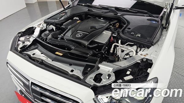 Mercedes-Benz E-Class 2021, фото 6