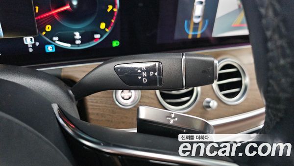 Mercedes-Benz E-Class 2021, фото 12