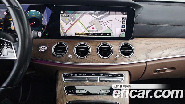 Mercedes-Benz E-Class 2021, фото 18