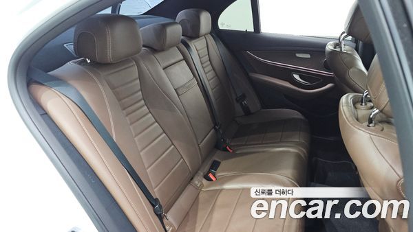Mercedes-Benz E-Class 2021, фото 31