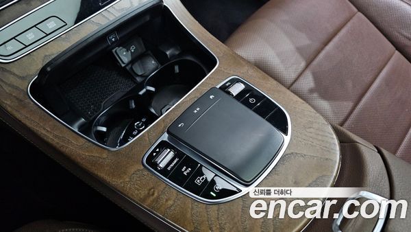 Mercedes-Benz E-Class 2021, фото 32