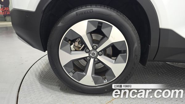 Volvo XC40 2023, фото 5