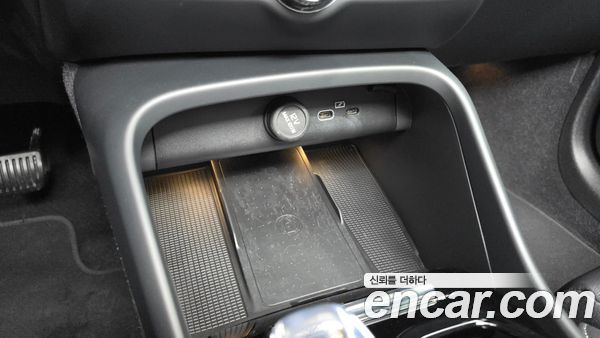 Volvo XC40 2023, фото 31